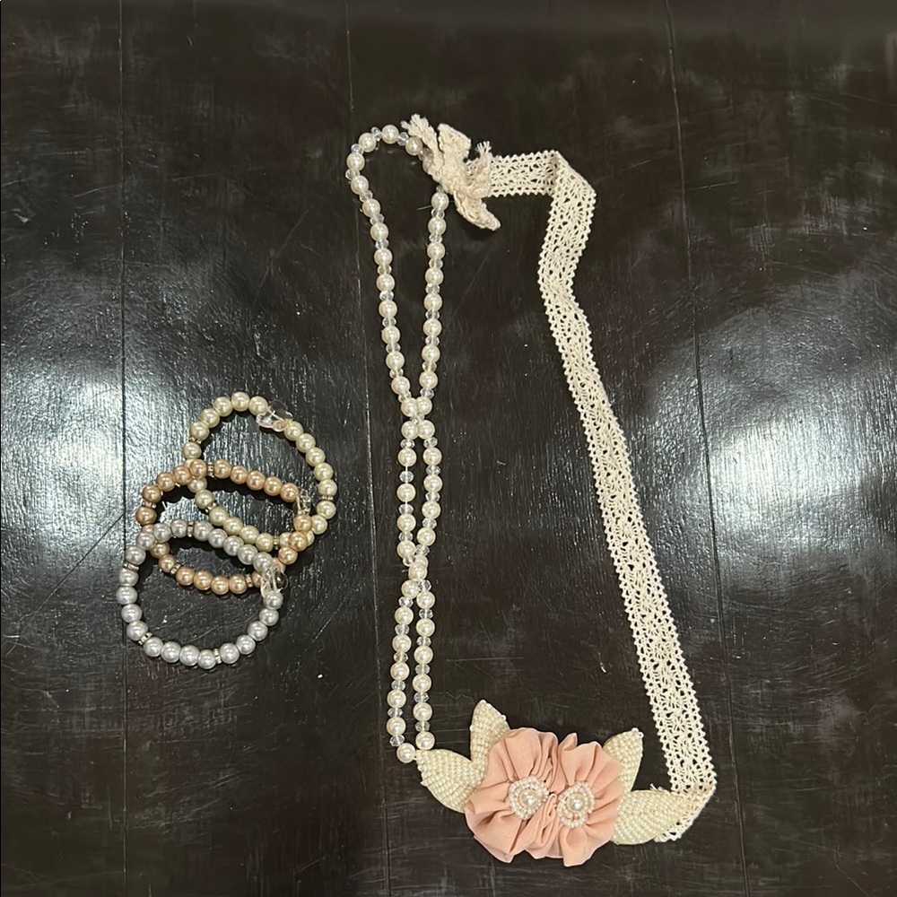 Elegant Beaded Necklace and Bracelet Set (Girl’s)